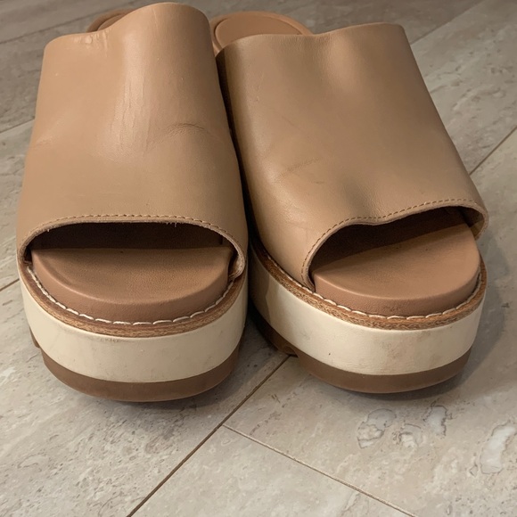 Sorel Joannie Tan Leather Platform Slide Sandals - Picture 2 of 9